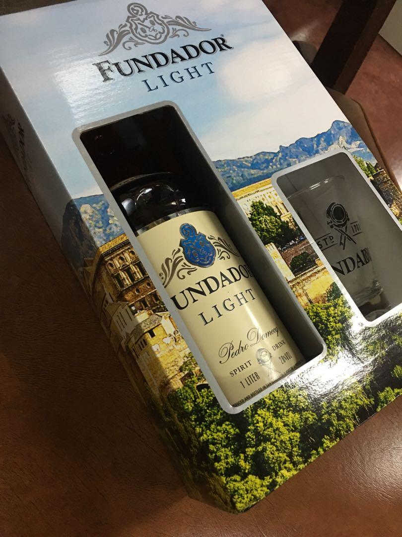 Fundador Light 1L gift box with glass, Food & Drinks, Beverages on