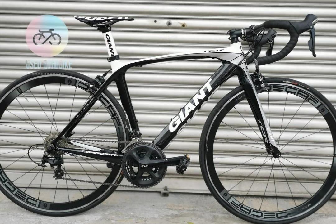Giant tcr carbon top composite road bike