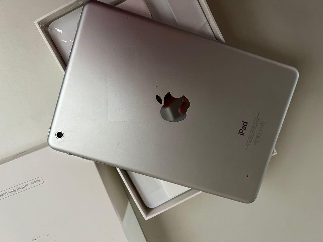 Ipad Mini (Category: iPad) located in Singapore. Submitted by piglyn2224 (Listing ID 1142246702, Image 2). Description: Model A1455 Apple Gen 1. Screen is abit distorted. .