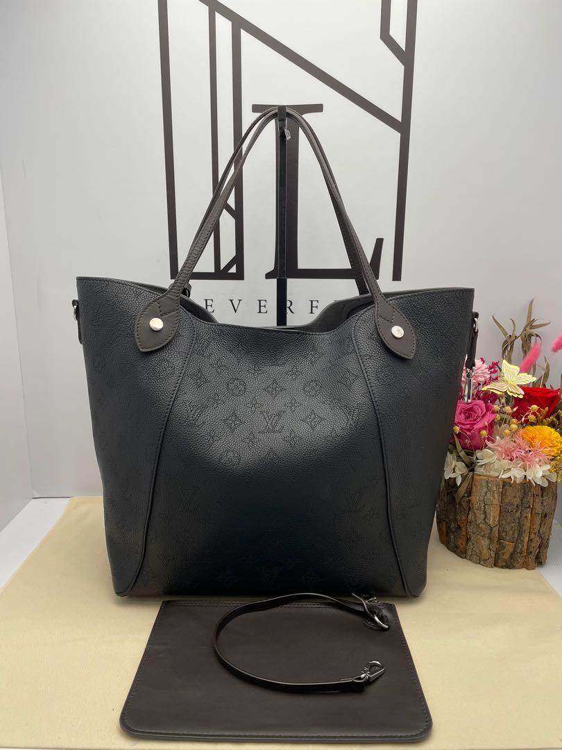 Louis Vuitton Mahina Leather Hina MM Noir M54354