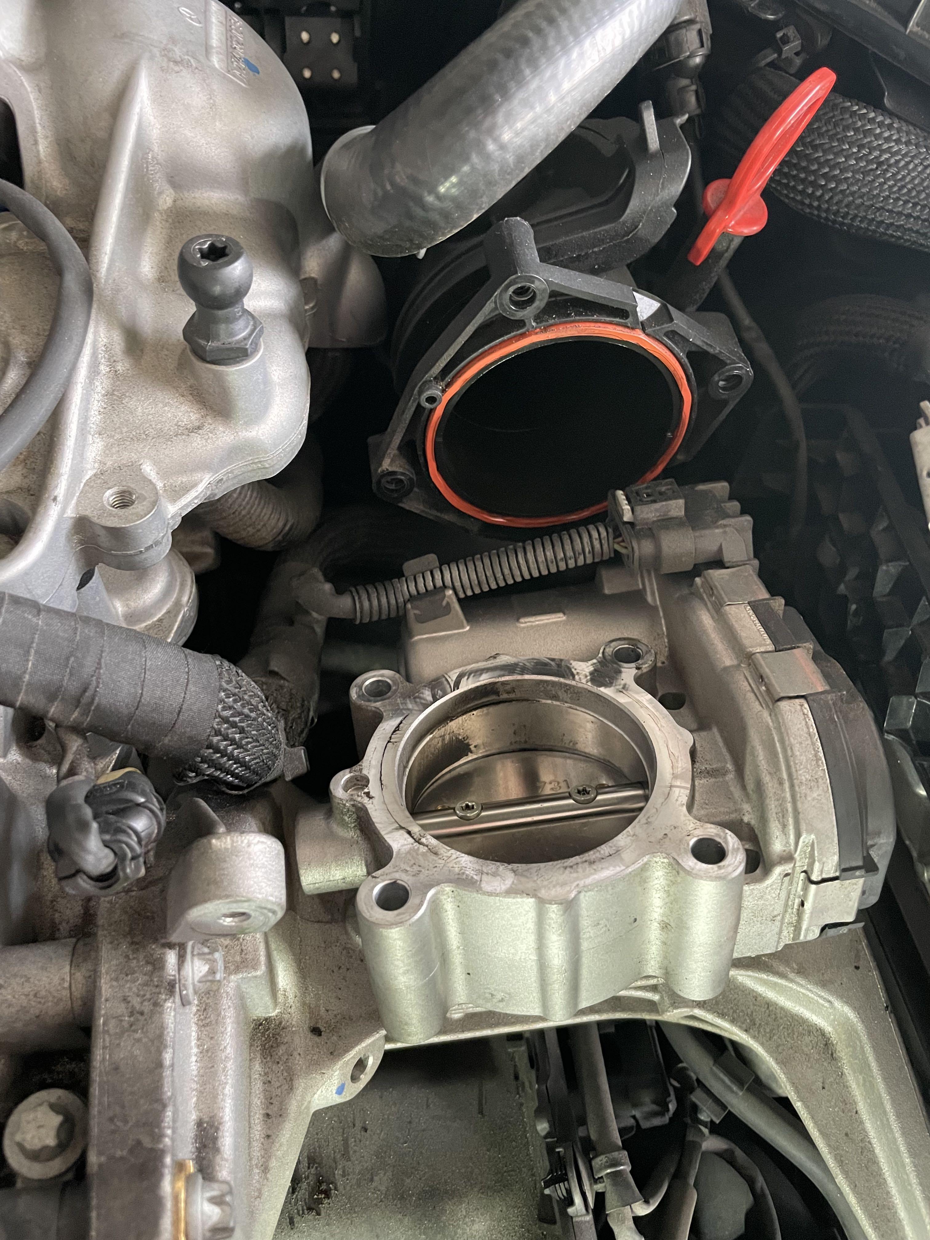 Mercedes Benz C180 C200 W204 Throttle Body Clean / decarbonsing