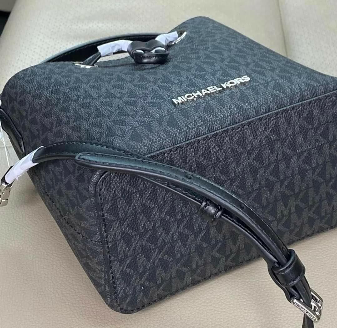 Michael Kors Suri Mini Sling Bucket Bag (Category: Luxury Bags & Wallets) located in Santa Cruz. Submitted by janelovebagswatchesshoesph (Listing ID 1142173114, Image 3). Description: with complete package.