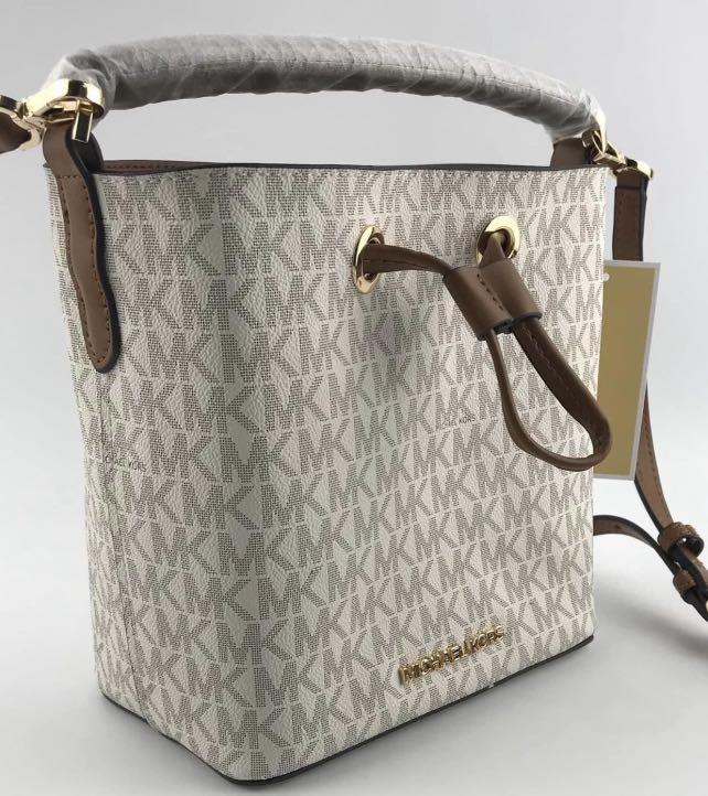 MK Bucket Bag Small (Category: Luxury Bags & Wallets) located in Quezon City. Submitted by lookingclosetshop (Listing ID 1142309181, Image 1). Description: .