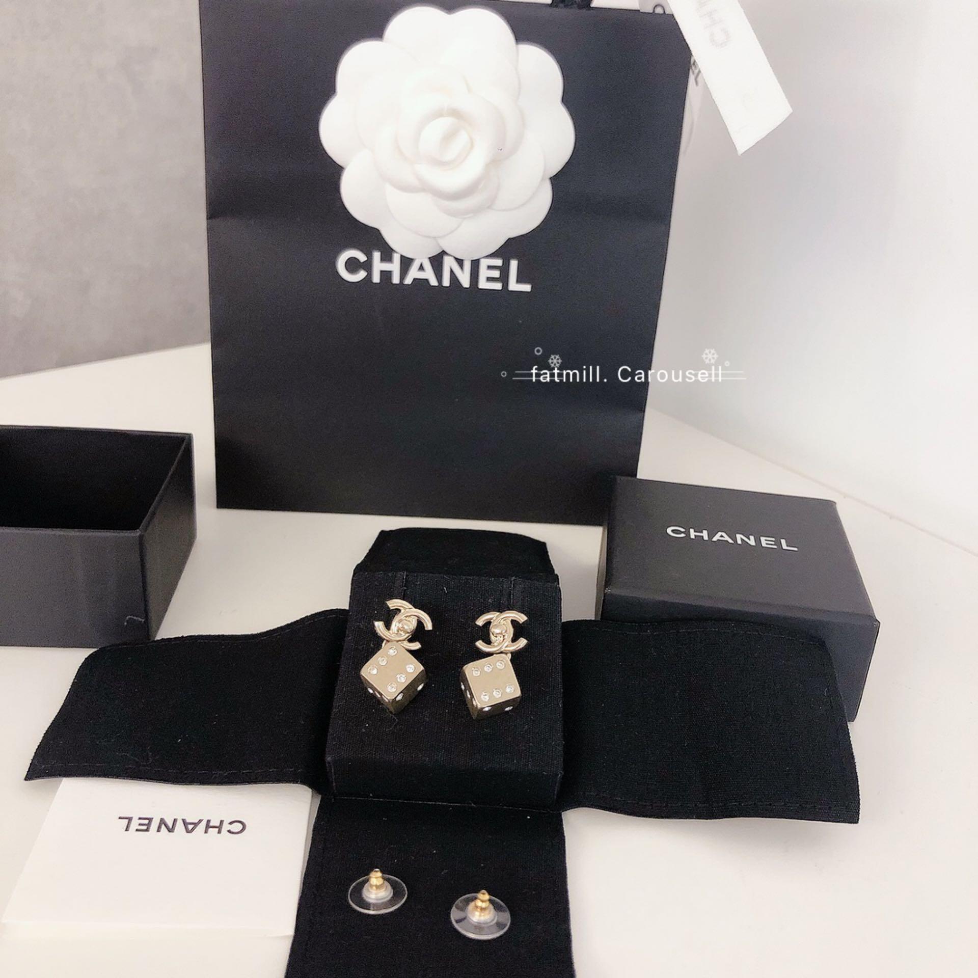 HOLD📌[New] Chanel CC Dicey Earrings 21耳環, 名牌, 手袋及銀包- Carousell