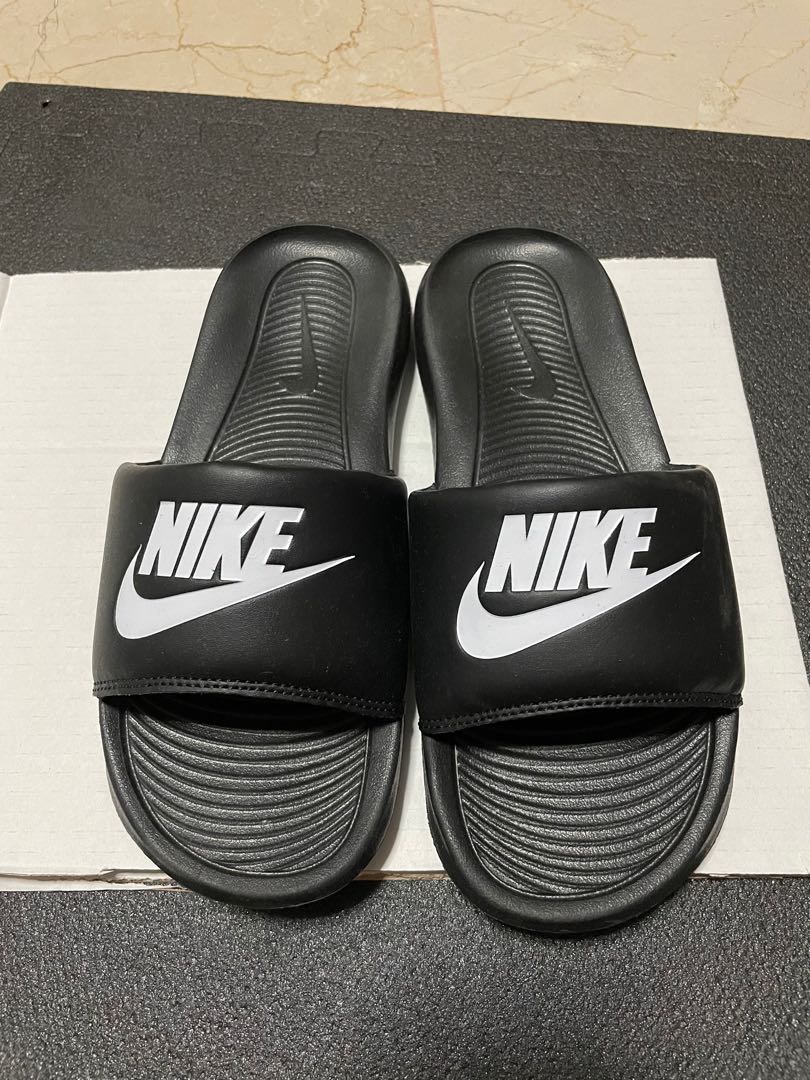 new nike slippers for womens