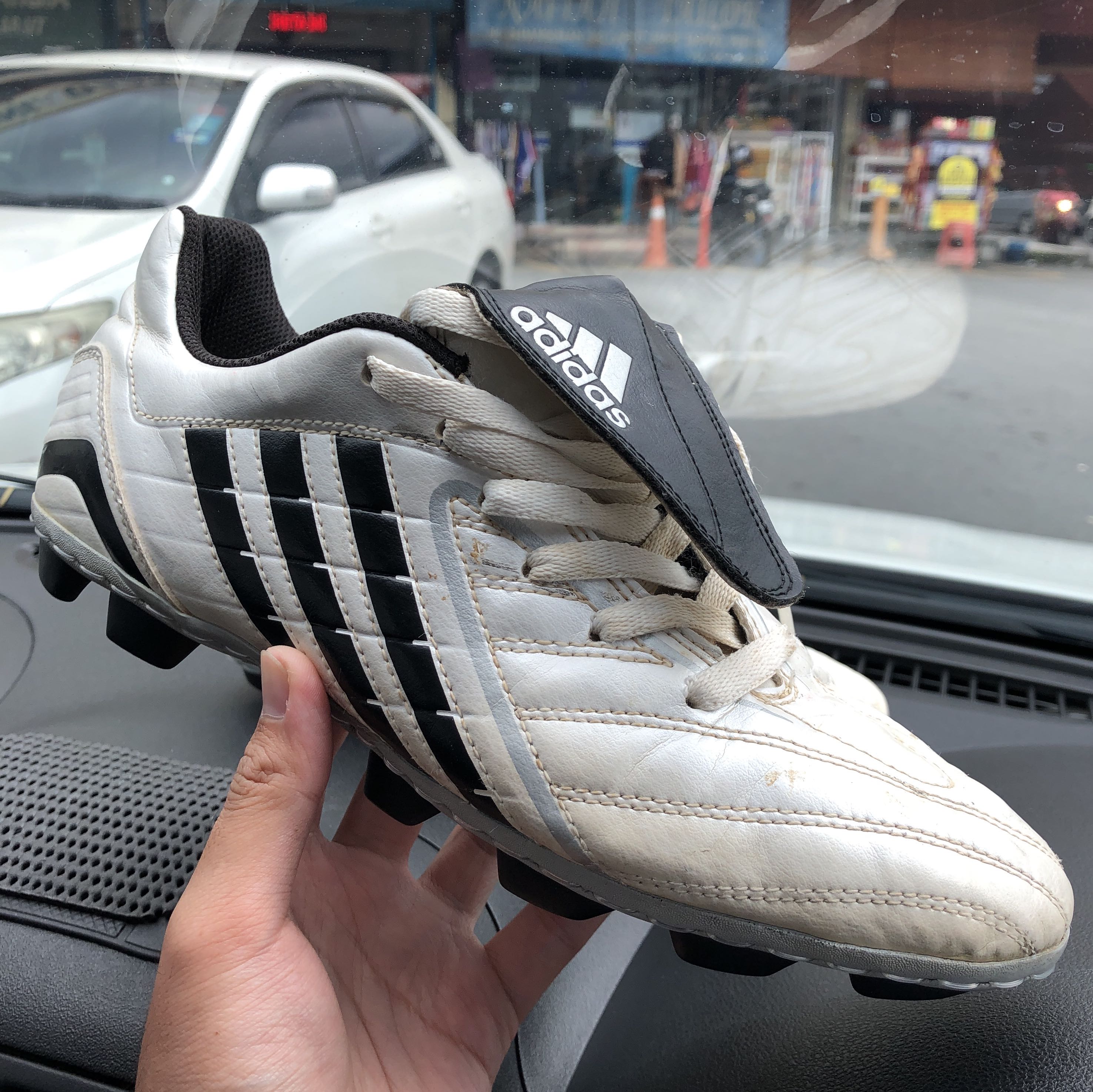 Predator adidas 2009 authentic football soccer boots, Men's Fashion,  Footwear, Boots on Carousell