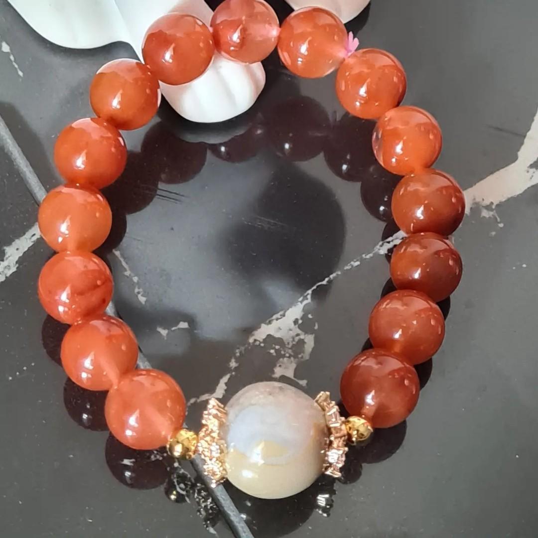 Red rabbit shop jewellery