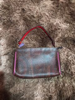 (Category: ) located in . Submitted by shechic8 (Listing ID 1142149220, Image 1). Description: .