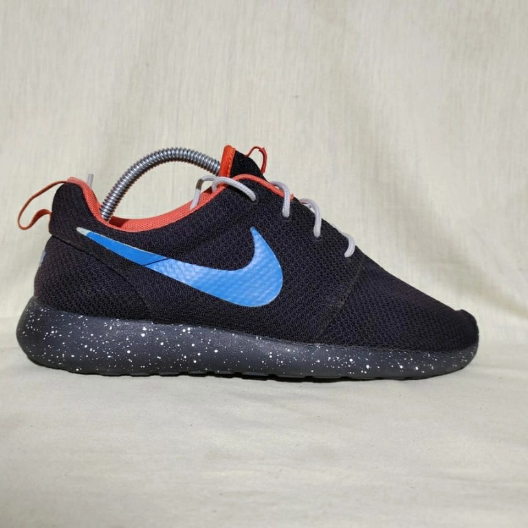 Sepatu sneakers Nike Roshe Run Fesyen Pria Sepatu Sneakers di