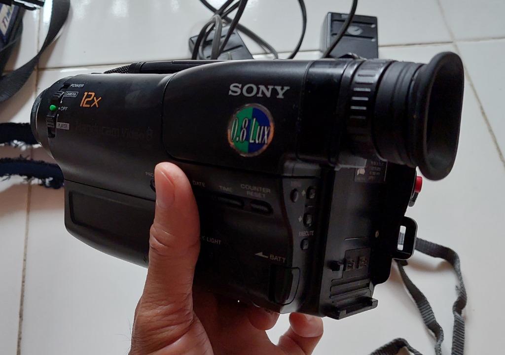 Sony Videocam (Category: Video Cameras) located in Imus. Submitted by nhelsg2 (Listing ID 1142145058, Image 3). Description: Sony Handycam Video8 CCD-TR380 NTSC 8mm Analog Camcorder for Parts or Repair Recording Definition: Standard Definition Model: CCD-TR380, Optical Zoom: 12x Series: Sony Handycam, Type: Handheld Features: Steady Shot Media Format: Hi8, Video8 Storage Type: Removable (Tape) Brand: Sony https://usermanual.wiki/Sony/CCDTR23.1450