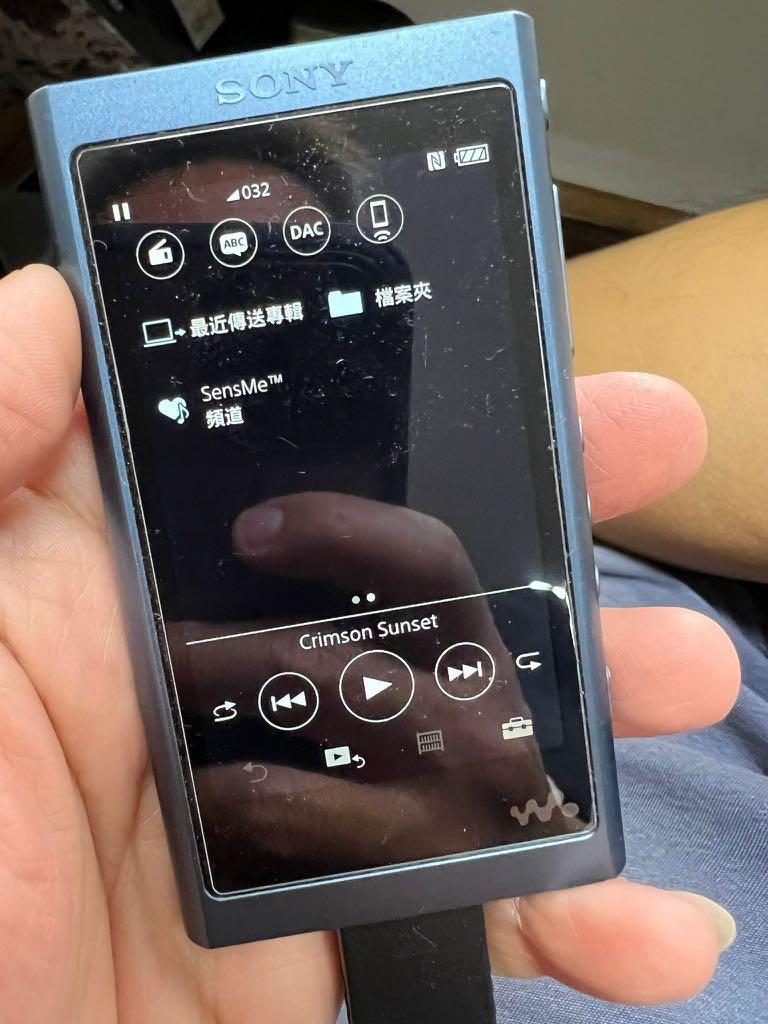 Sony Walkman NE-A55，功能全正常，跟512GB micro Sd，一叉電線。$450