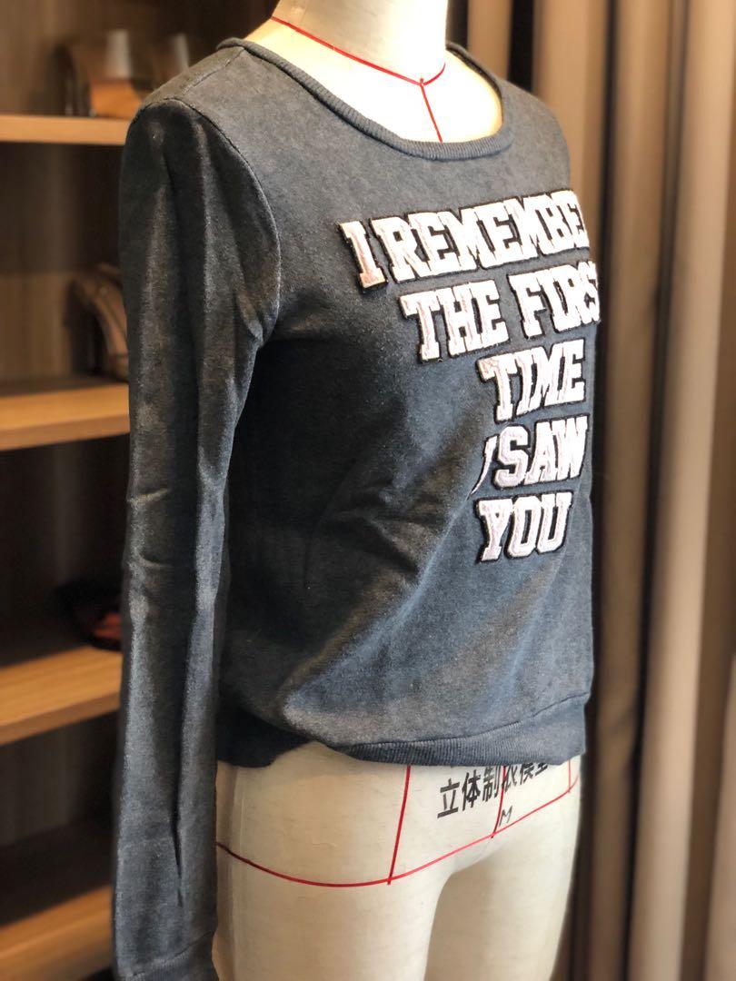 Statement Pullover (Category: Longsleeves) located in Las Pinas. Submitted by kber12 (Listing ID 1142157939, Image 2). Description: The fit is quite loose so it can fit up to Small..