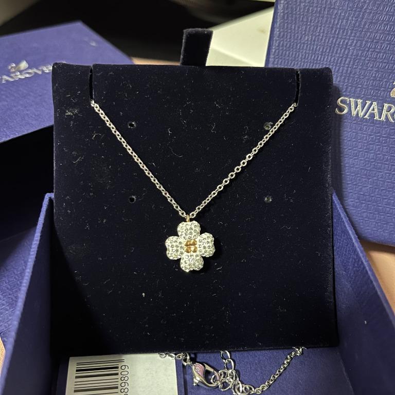 Latisha flower pendant shop
