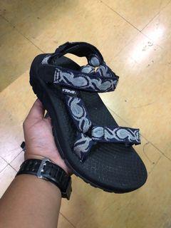 Teva Women’s Cross Waterproof Hiking Walking Sports Sandal(23 cm)