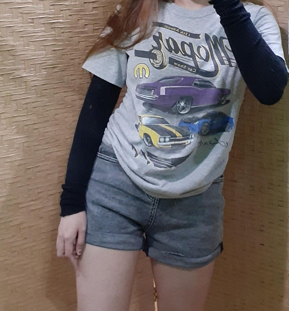 Vintage style gray shirt (Category: Shirts) located in Dasmarinas. Submitted by help.me.declutter. (Listing ID 1141371571, Image 1). Description: in good condition.