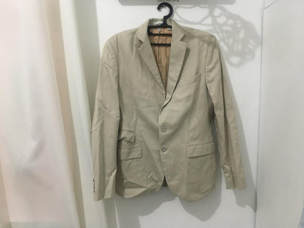 Zara Man Beige/ Nude / Tan Coat (Category: Coats, Jackets and Outerwear) located in Santa Teresita. Submitted by darthcauldrone (Listing ID 1142216803, Image 1). Description: Zara Man Coat Excellent Quality.