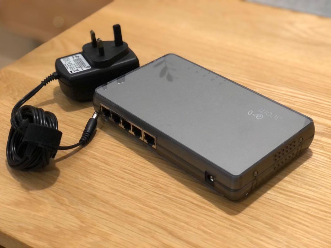 Network switch （分類：Wifi及上網相關產品）位於 Hong Kong。 由 maymaychannn 提交（商品編號 1142433201，圖片 2）。簡介： 3COM Giga。