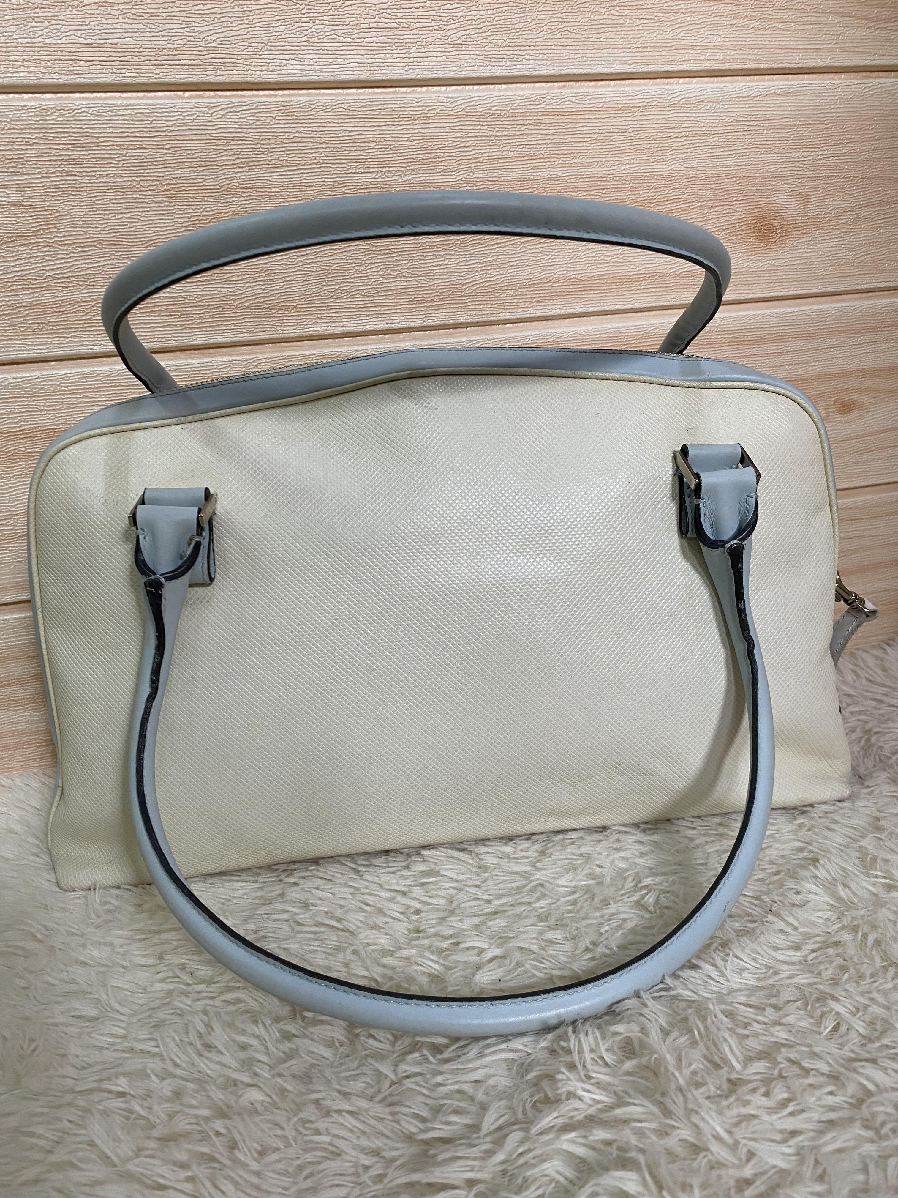 💯 Authentic Bottega Veneta Satchel Bag (Category: Luxury Bags & Wallets) located in Cagayan de Oro. Submitted by riggstuffs (Listing ID 1077225360, Image 2). Description: Bottega Veneta 💯 Authentic Bag. The condition of the bag is good both interior and exterior. With minimal signs of use. The strap is still in good condition and Untarnished hardware Lost key The dimension of the bag is H 11”, L 14”, W6” Handle drop is 7” No other inclusion DIS