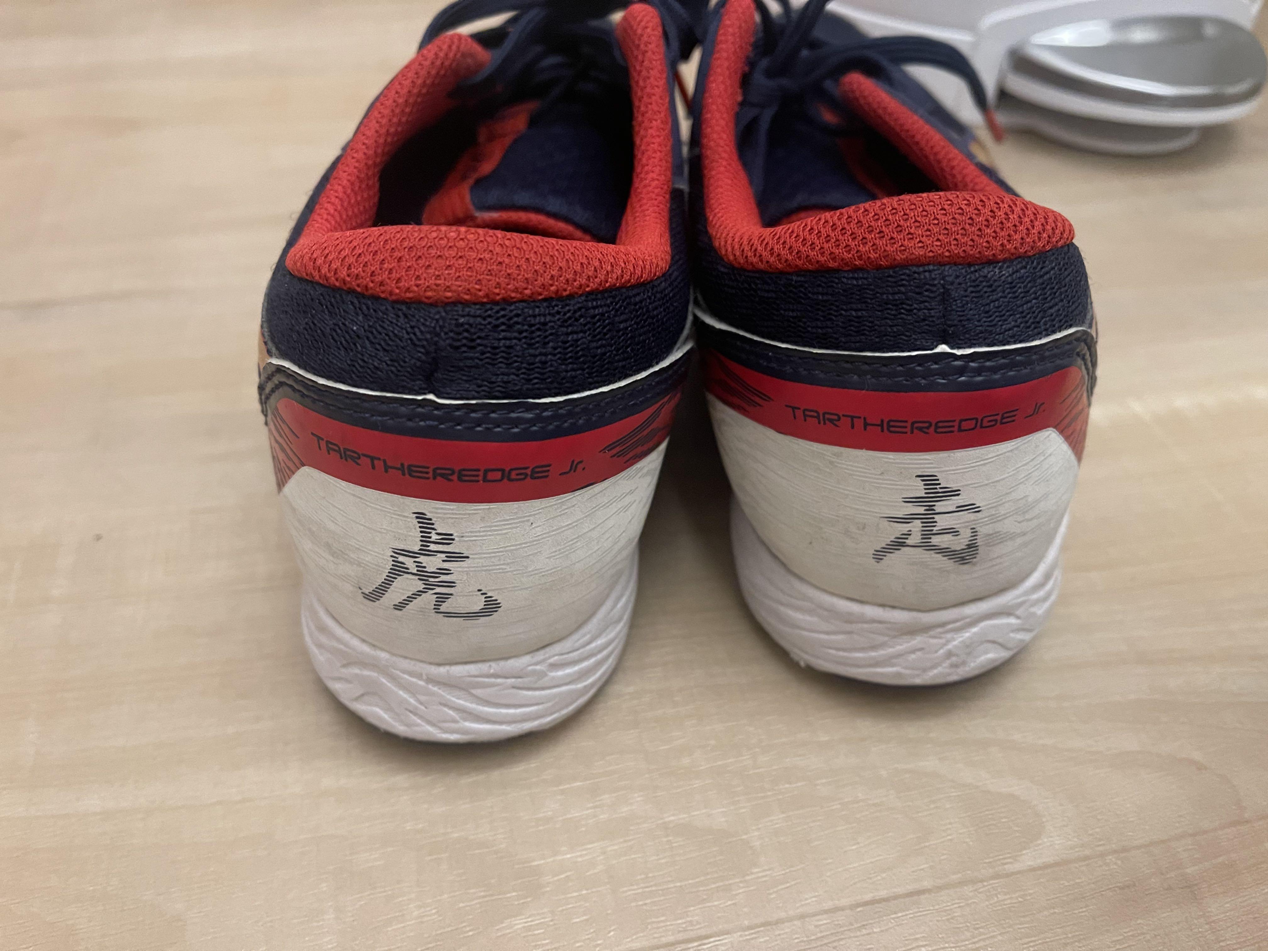 ASICS tiger boy’s shoes (US size 5.5, 24cm) (Category: Sneakers) located in Singapore. Submitted by agag11 (Listing ID 1142447321, Image 3). Description: Bought in Japan.Boy has severely outgrown it with his giant feets! Only worn for 5-6 days in Japan. Nice navy blue Color. No original box already. Bought from Japan ASICS tiger boutique at around $75 SGD . For more precise sizing, pls refer to the measurements as shown on my last photo attached.