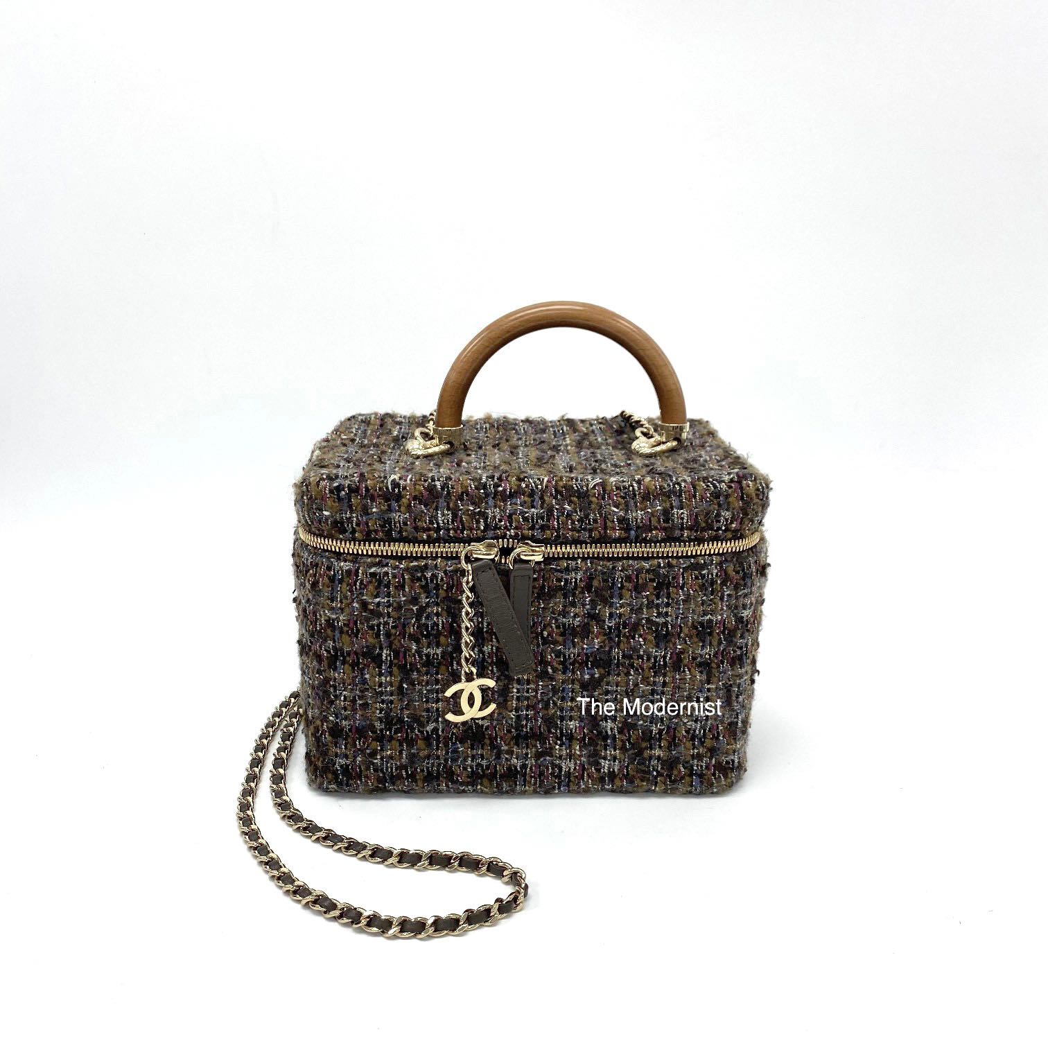 Authentic Chanel Tweed Vanity Case Knock on Wood Handle, Luxury, Bags &  Wallets on Carousell