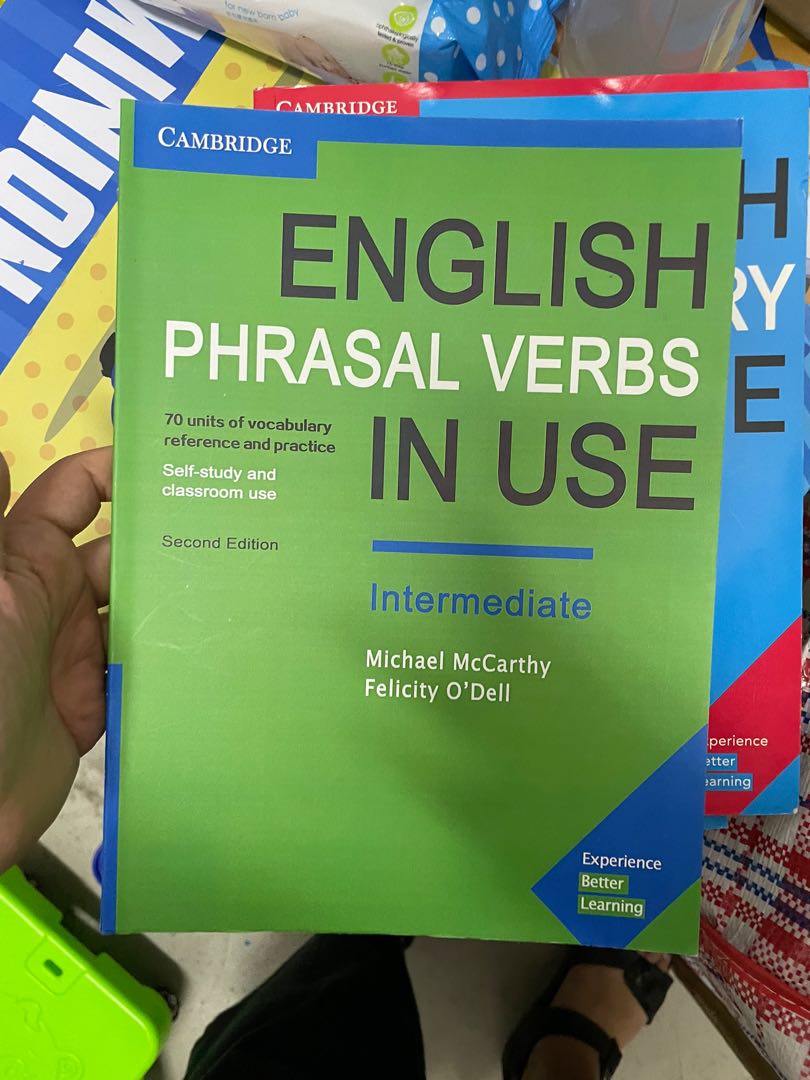 Cambridge english phrasal verbs in use intermediate, 興趣及遊戲, 書本 & 文具, 兒童 ...