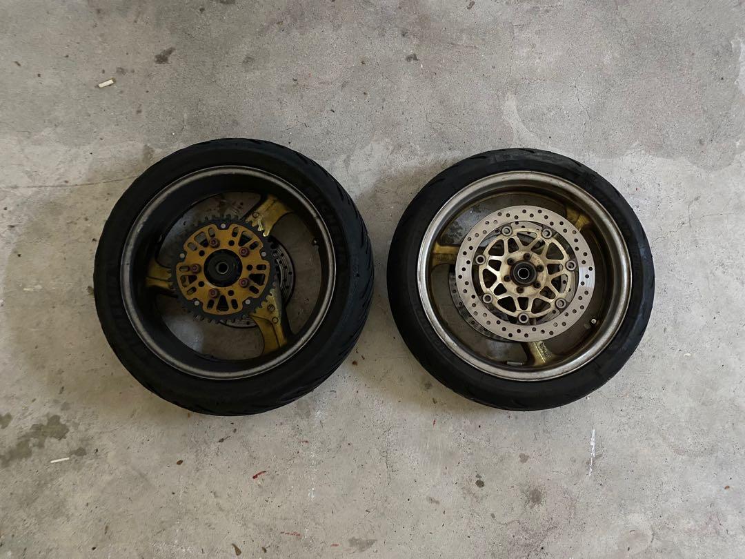 Cb400sf Rim Honda CB 400 Super 4 rim & tyre complete set., Motorcycles, Motorcycle ...
