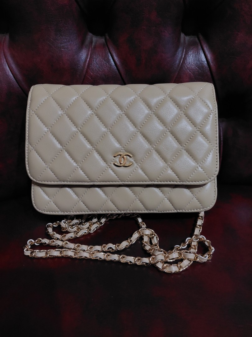 Chanel woc zipper ep warna nude, Fesyen Wanita, Tas & Dompet di Carousell