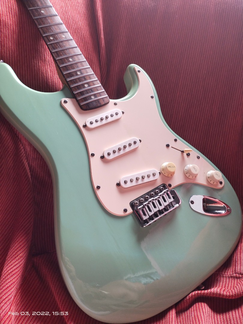 Fender Squire Strat Bullet, Hobbies & Toys, Music & Media, Musical