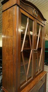 GORGEOUS VINTAGE STYLE DRESSER WITH LOVELY METAL MESH DECORATION ON BOTTOM DOORS