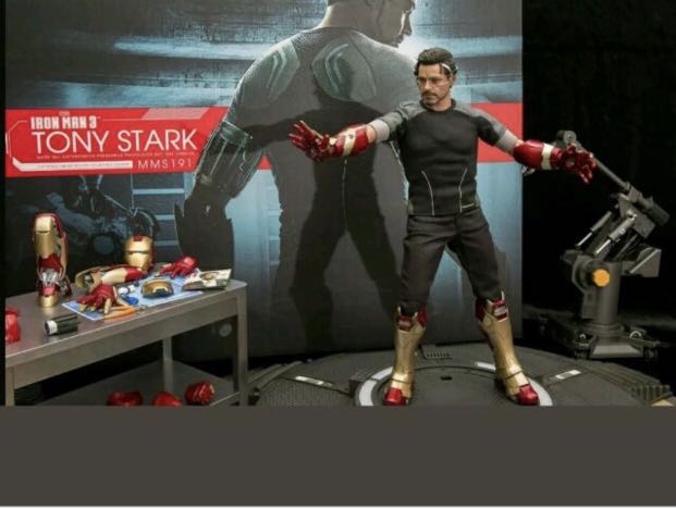 HOT TOYS MMS 191 Tony Stark (Armor Test 