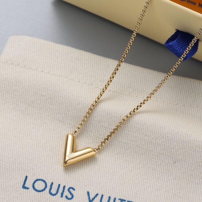Louis Vuitton Essential V Necklace M61083 Golden Metal ref.1121383 - Joli  Closet
