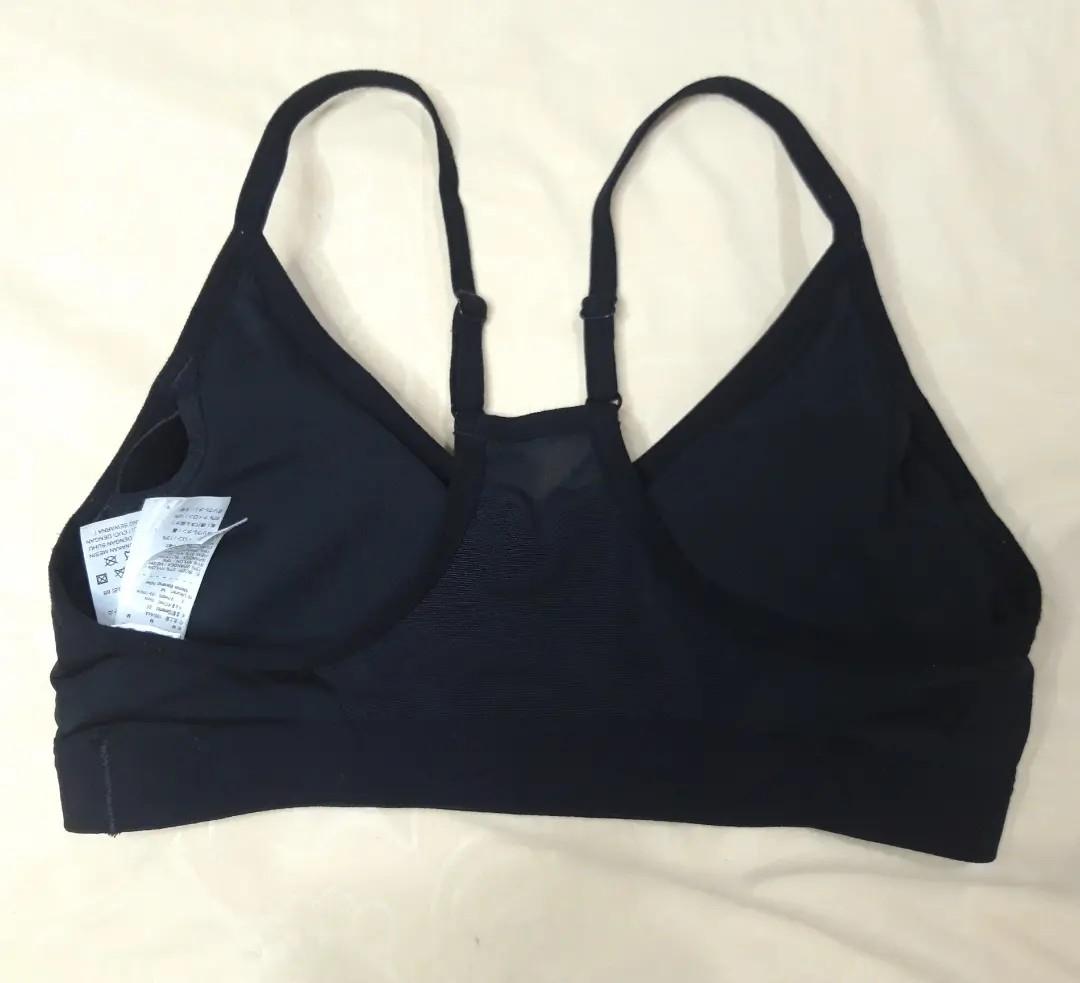 Nike Sport Bra size M, Olah Raga, Baju 