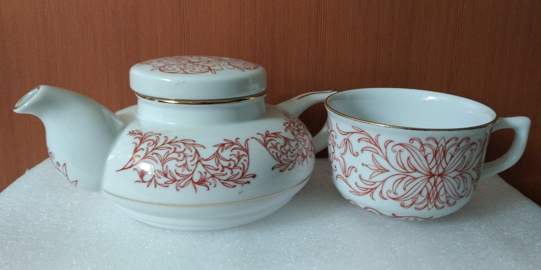 Sri Lanka teapot n cu, Furniture & Home Living, Kitchenware & Tableware