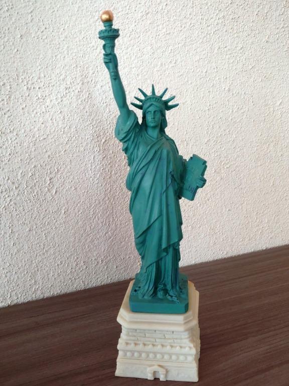 Statue of Liberty Statue Home Decor 15 Inch Resin Heritage Replica Statues