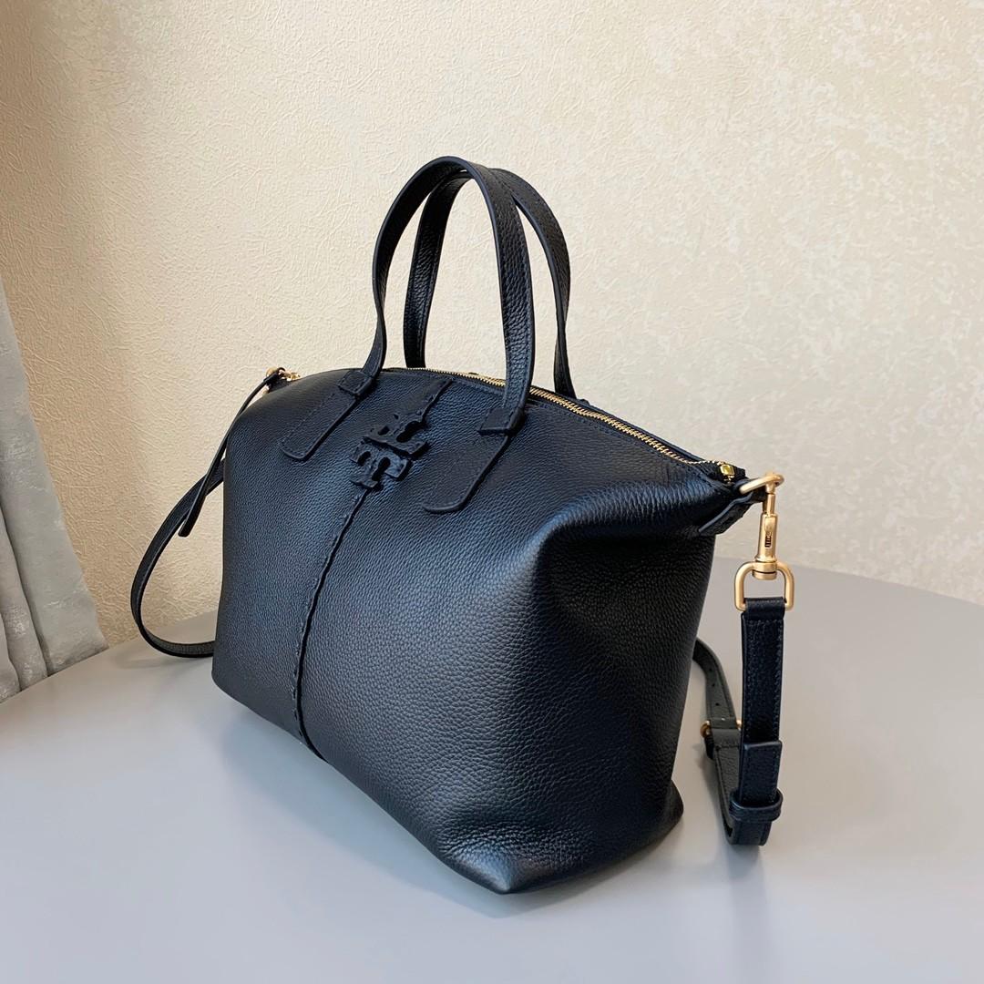 Tory Burch Dumpling Bag with adjustable strap black, Women's Fashion, Bags  & Wallets, Tote Bags on Carousell