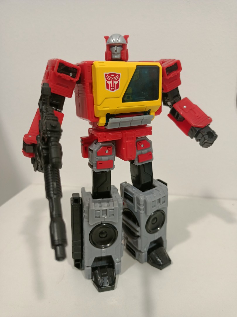 Transformers Kingdom autobot Blaster, Hobbies & Toys, Collectibles