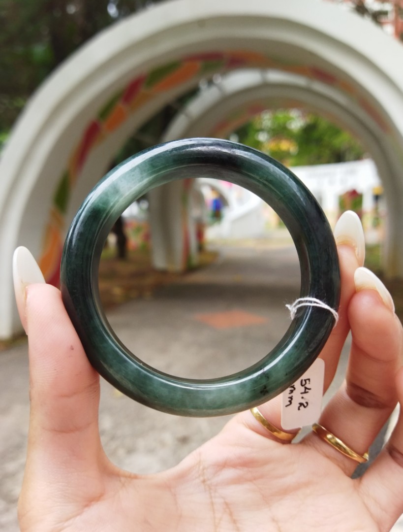 Dark green jade bangle store