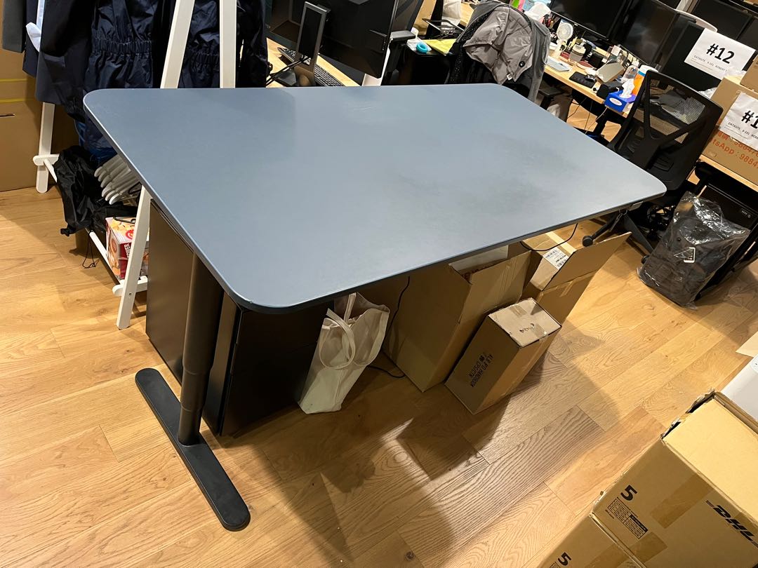 Used IKEA BEKANT Motorized Standing Desk 80x160cm 電動升降工作枱, 傢俬＆家居, 傢俬
