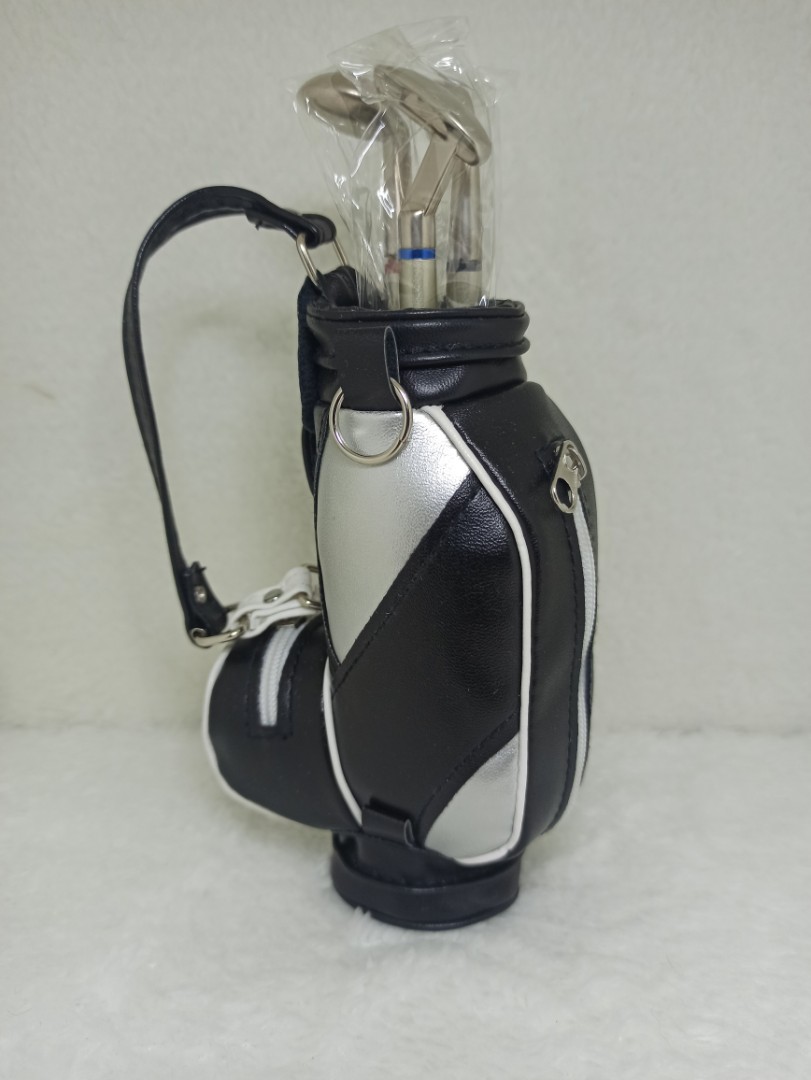[ Brand New ] Typo Desktop Golf bag and Pen 3 x ball, Hobbies & Toys