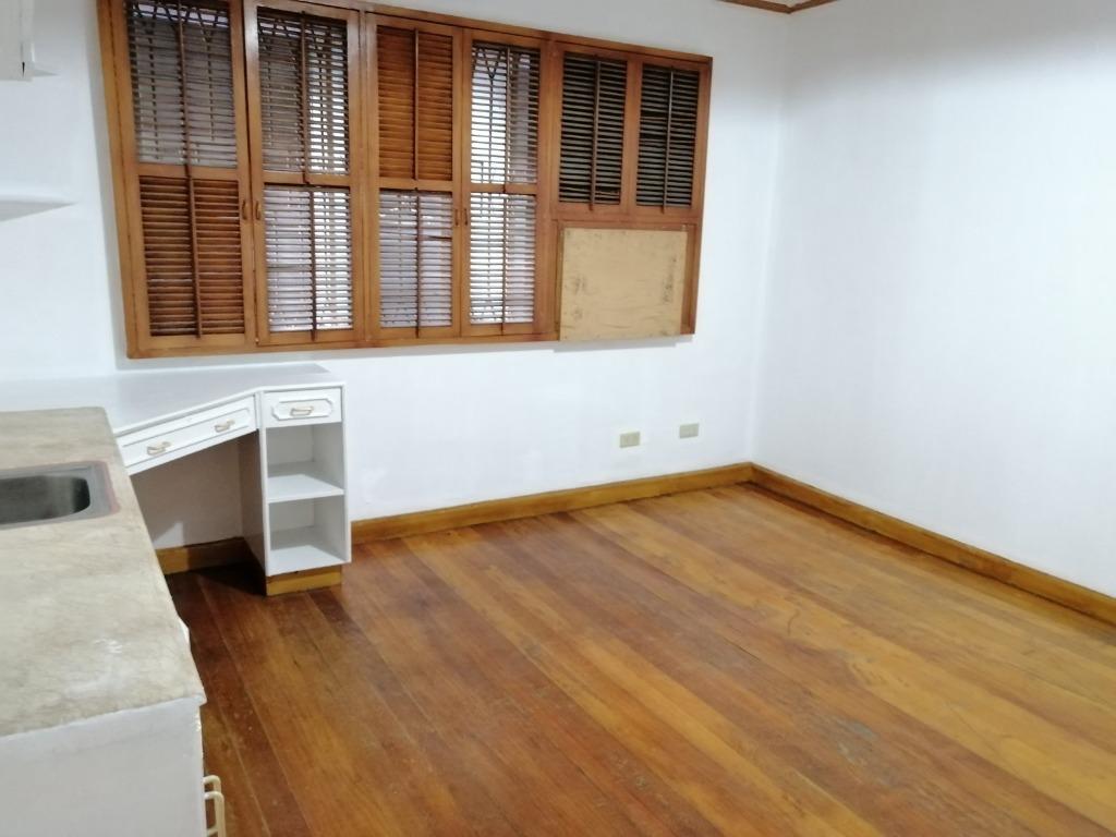 Apartment for Rent in Makati City (very near Chino Roces Ave and