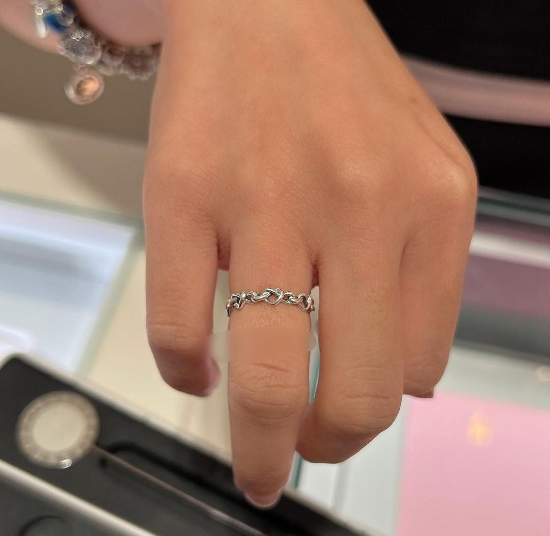 Knotted store pandora ring