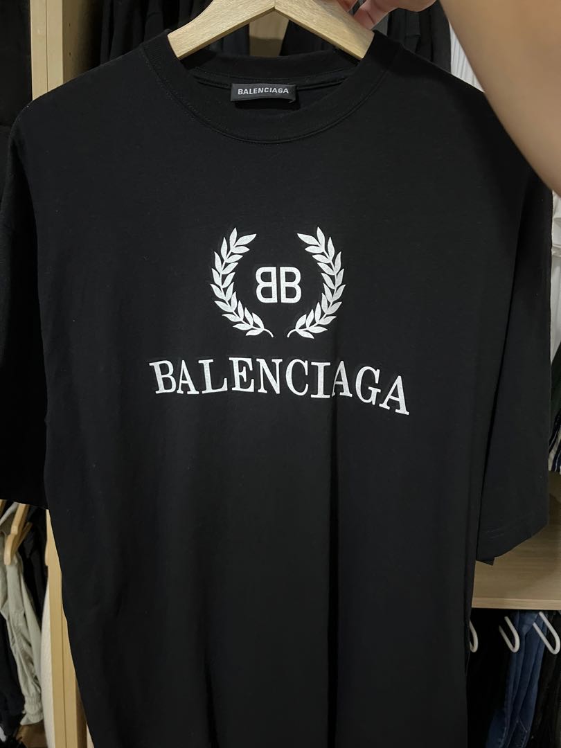 administration cirkulation Snavs Balenciaga BB Crown t-shirt, Men's Fashion, Tops & Sets, Tshirts & Polo  Shirts on Carousell