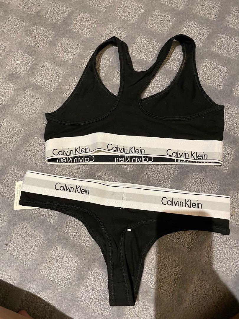 Calvin Klein Sports Bra Set