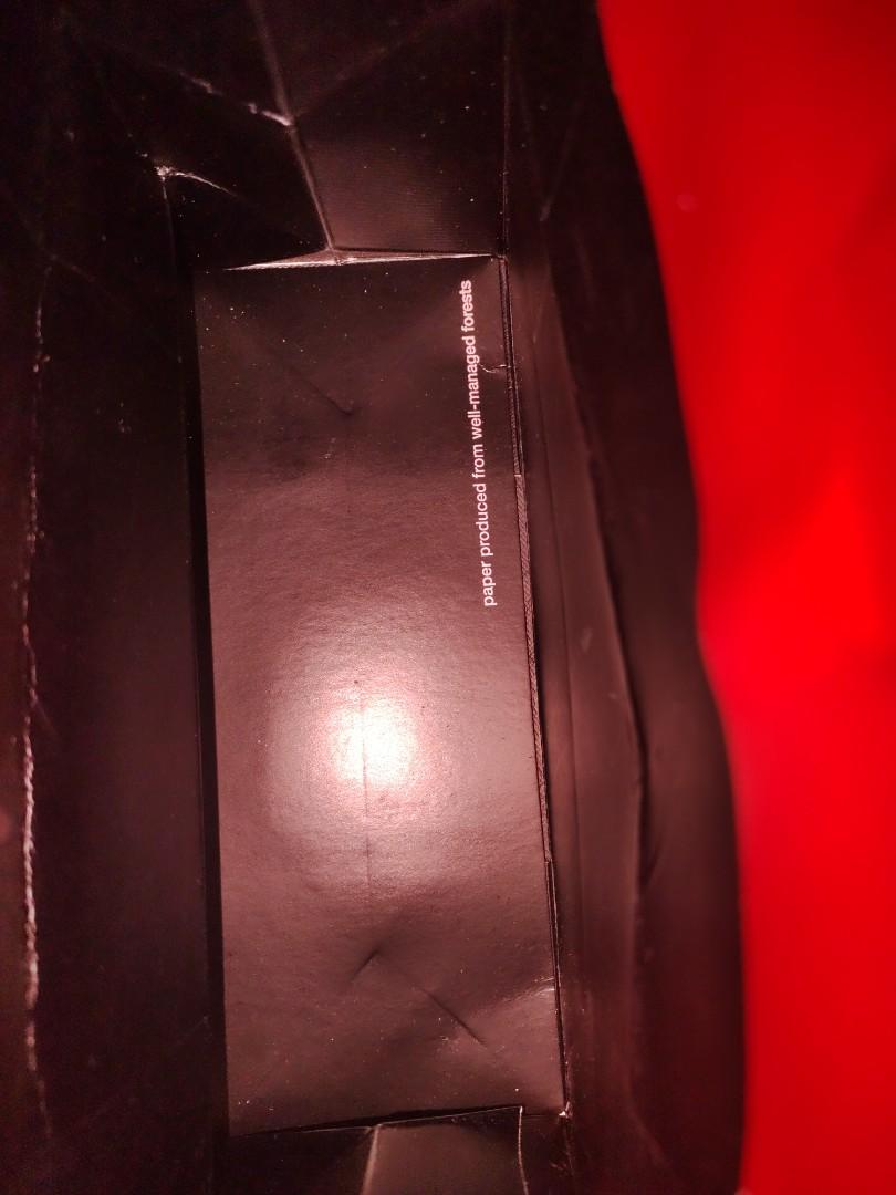 Cartier Paper bag (Category: Luxury Bags & Wallets) located in Marikina City. Submitted by aanna05 (Listing ID 1142610756, Image 3). Description: 🤎 Declutter from Dubai.