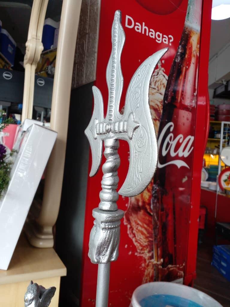 CAST IRON SILVER KNIGHT DECO, Furniture & Home Living, Home Decor, Vases & Decorative Bowls on