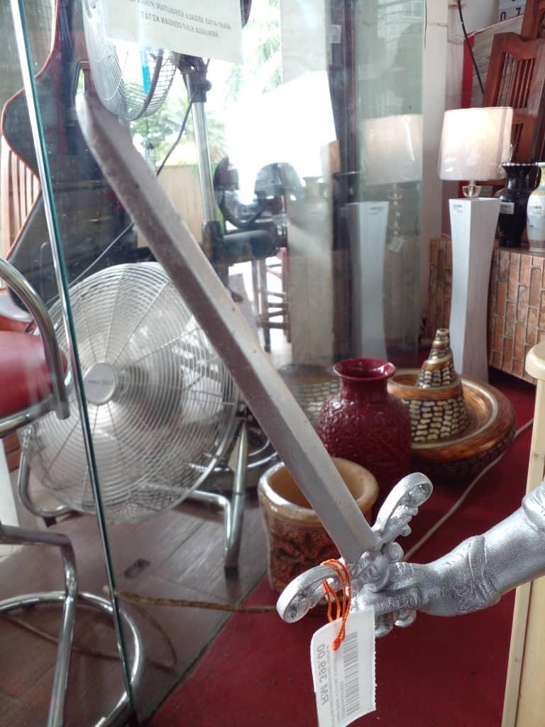 CAST IRON SILVER KNIGHT DECO, Furniture & Home Living, Home Decor, Vases & Decorative Bowls on