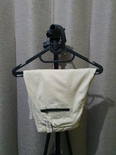 Celana pendek bahan chino