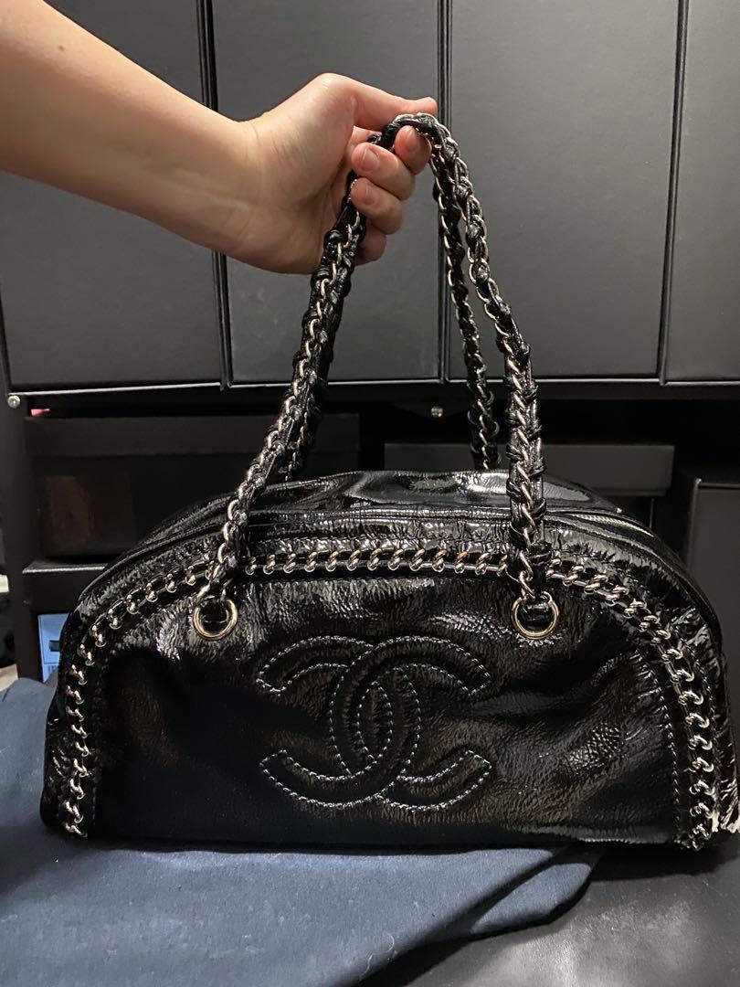 Chanel purse black leather clearance