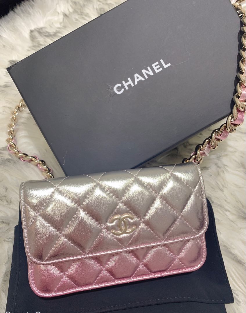 CHANEL Gradient Metallic Quilted Leather Clutch Bag Silver