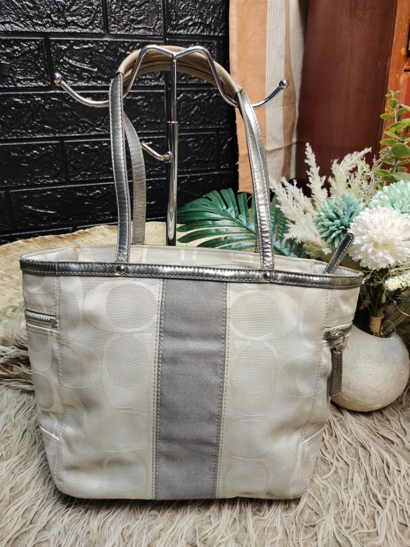 Coach silver tote deals